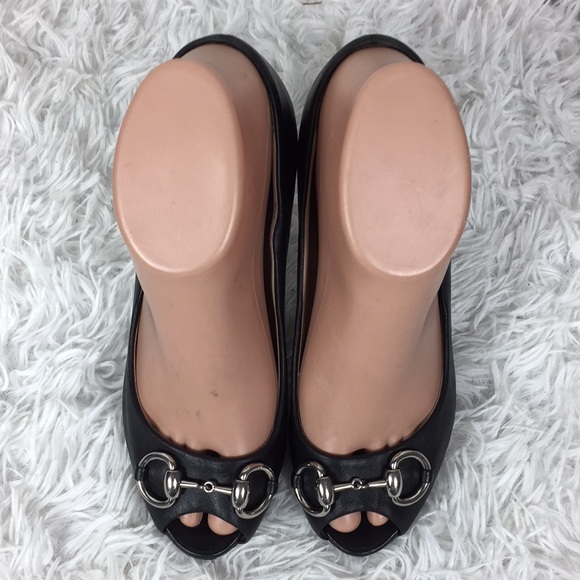 GUCCI HORSEBIT HEELS - Picture 2 of 15